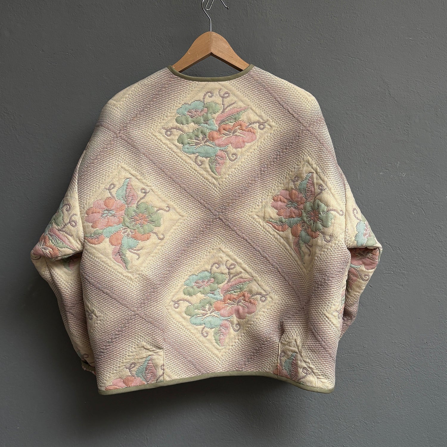 Bomber pastel