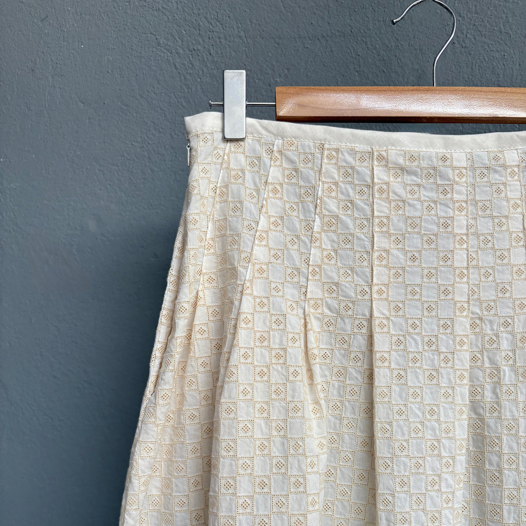 Jupe broderie carrée