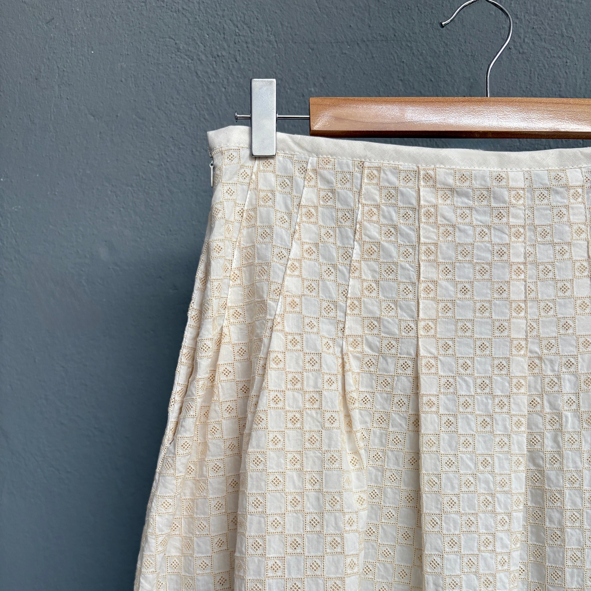 Jupe broderie carrée