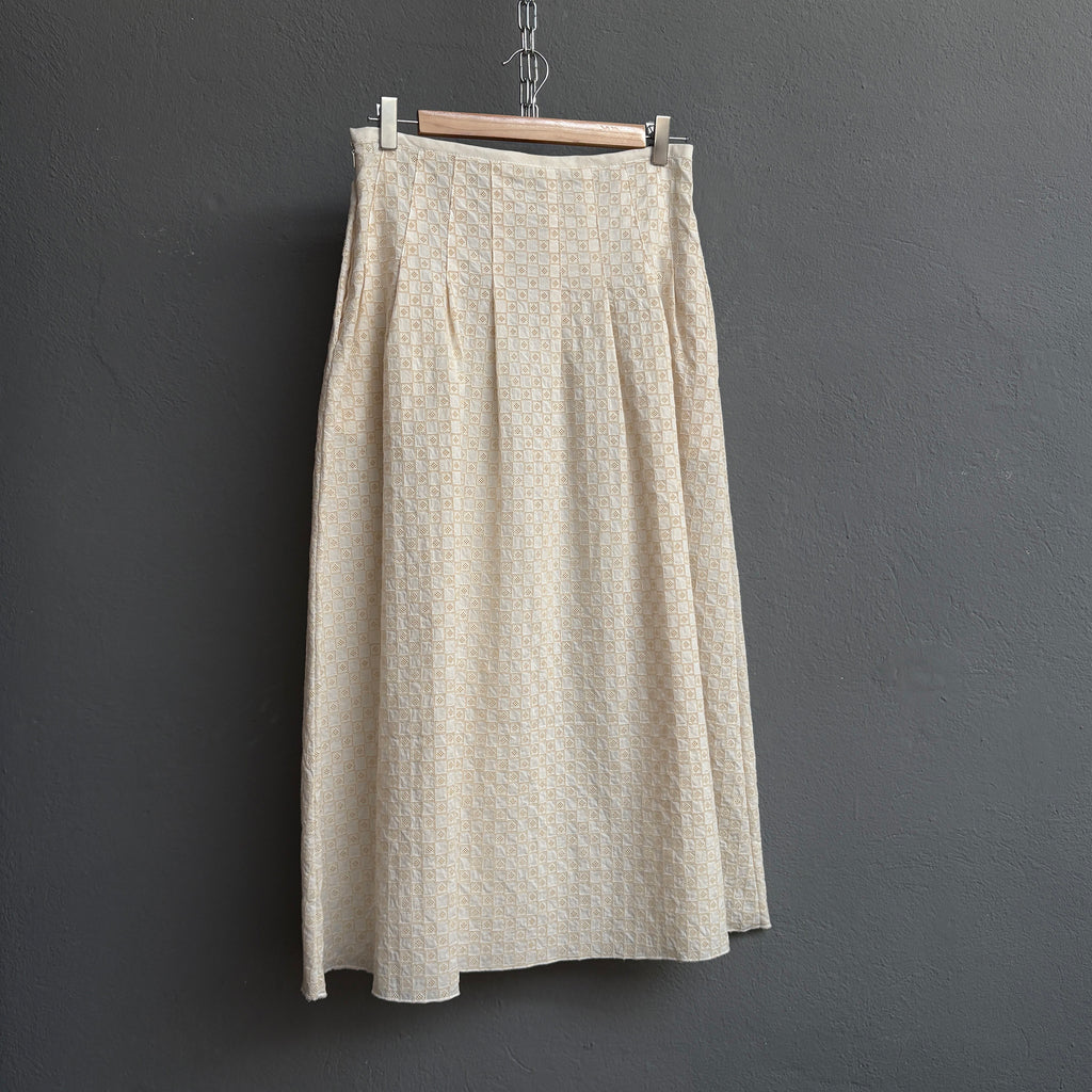 Jupe broderie carrée