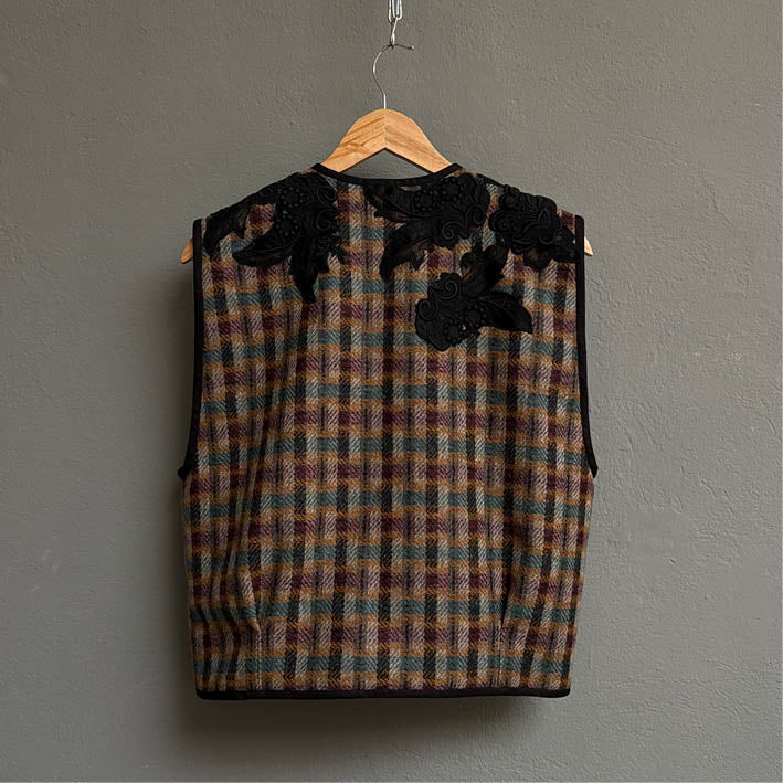 Gilet avec broderie épaule