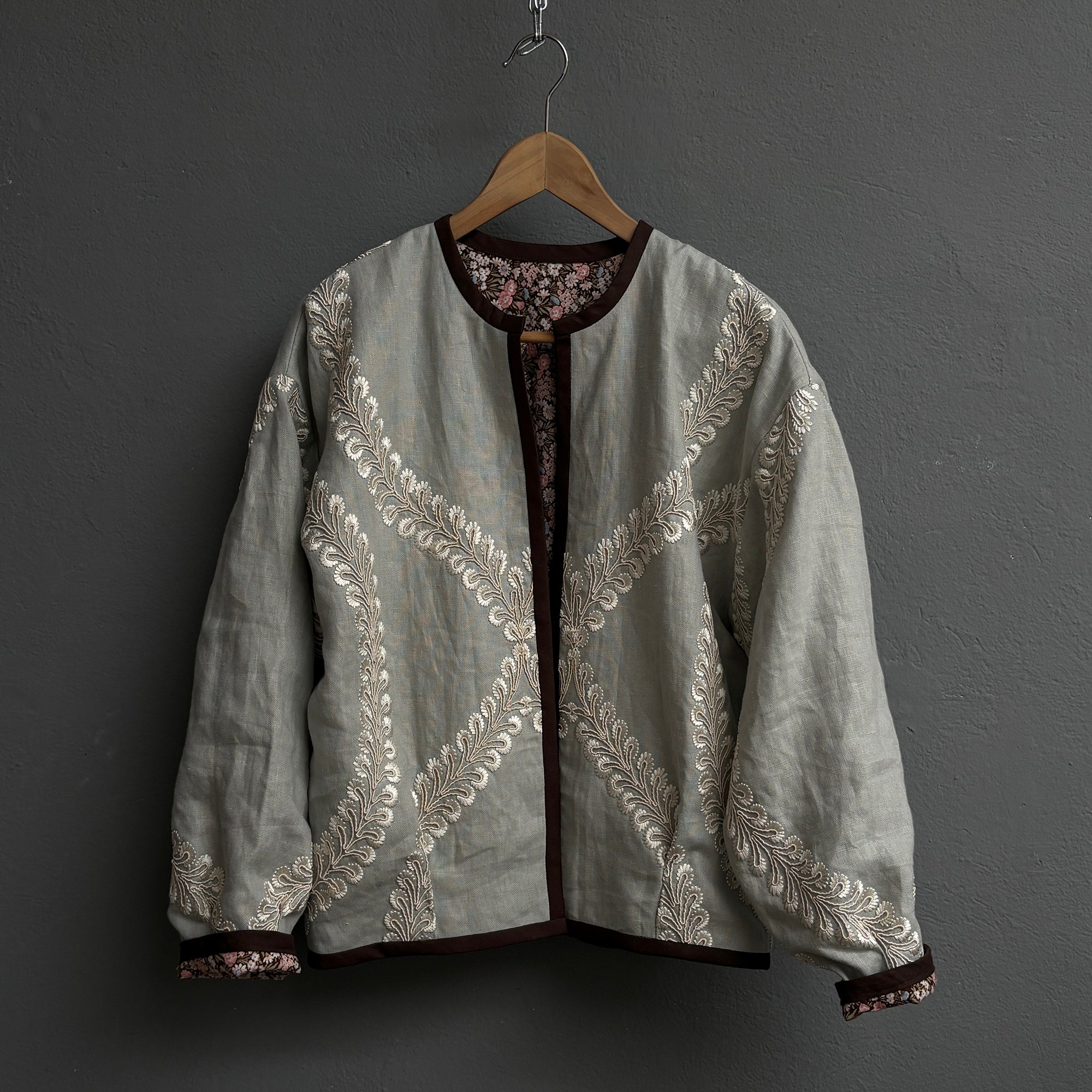 Bomber en lin brodé