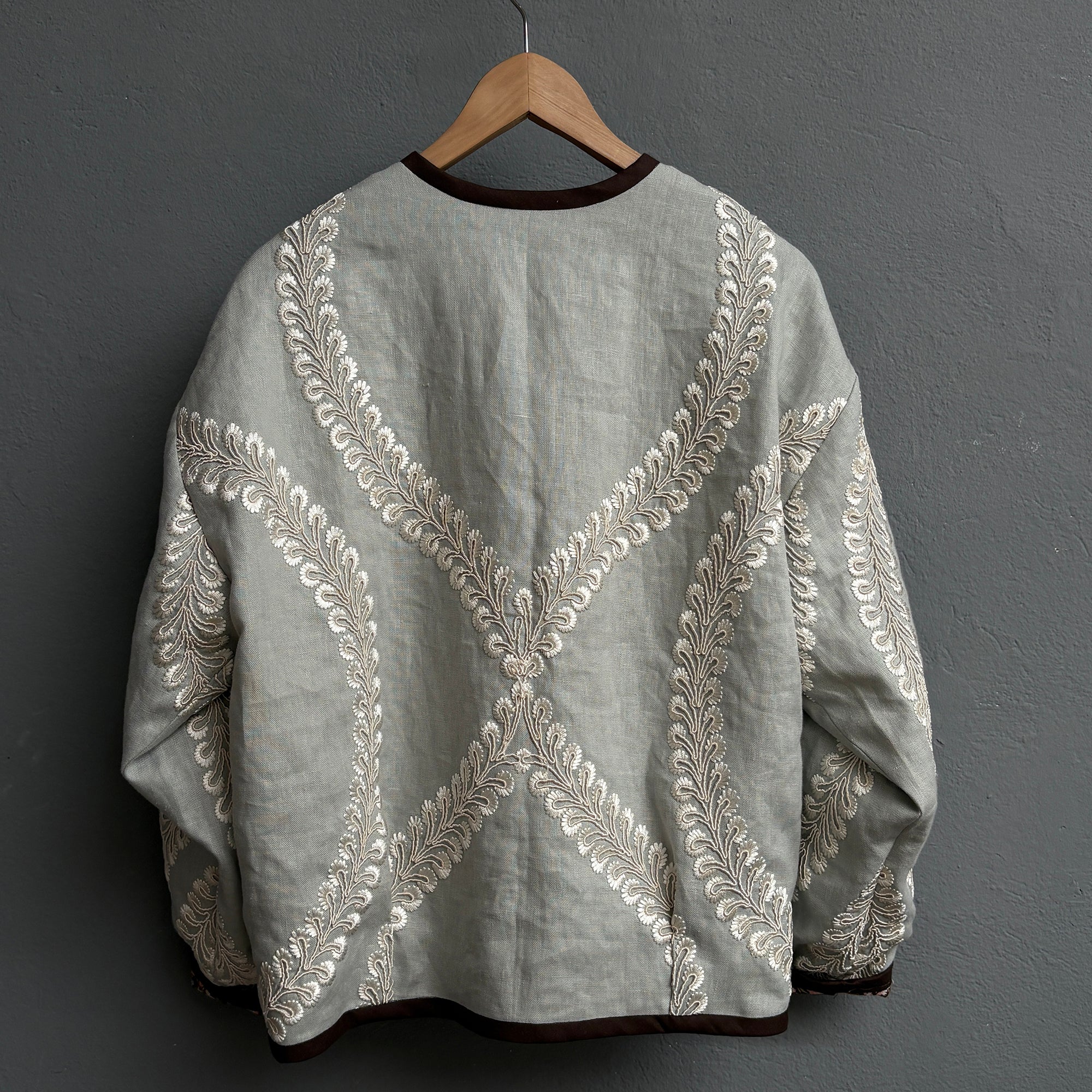 Bomber en lin brodé