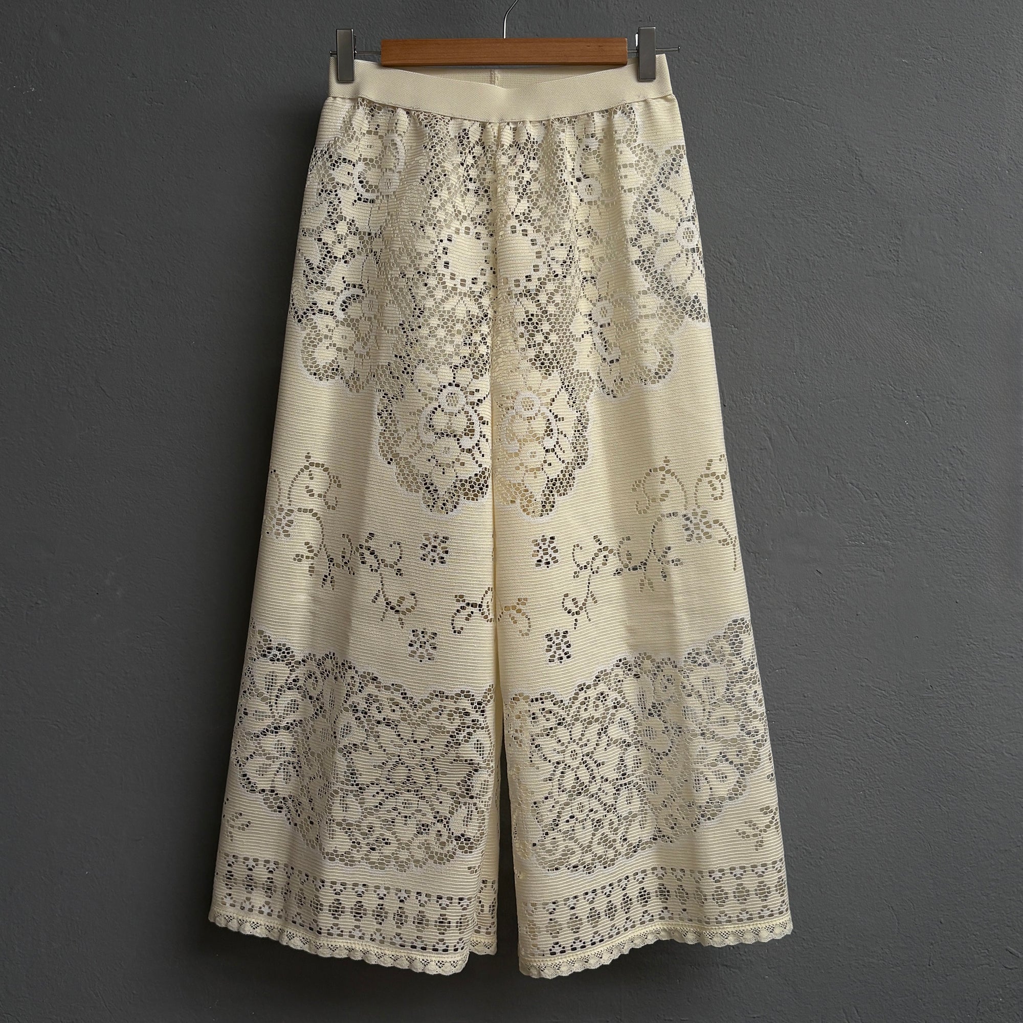 Pantalon en dentelle écrue