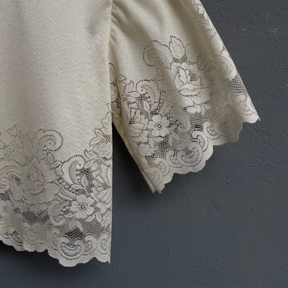 Top tulipe en dentelle