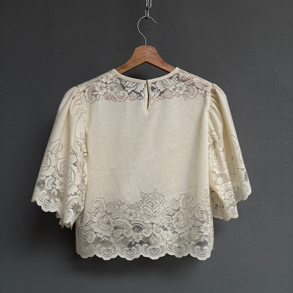 Top tulipe en dentelle