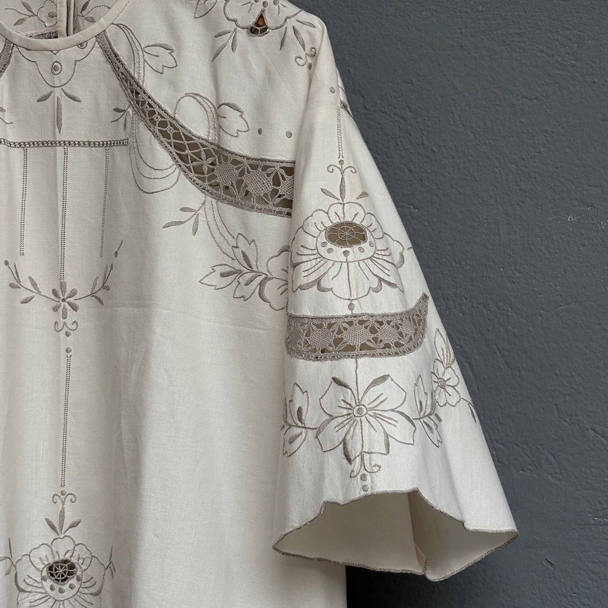 top tee-shirt brodé
