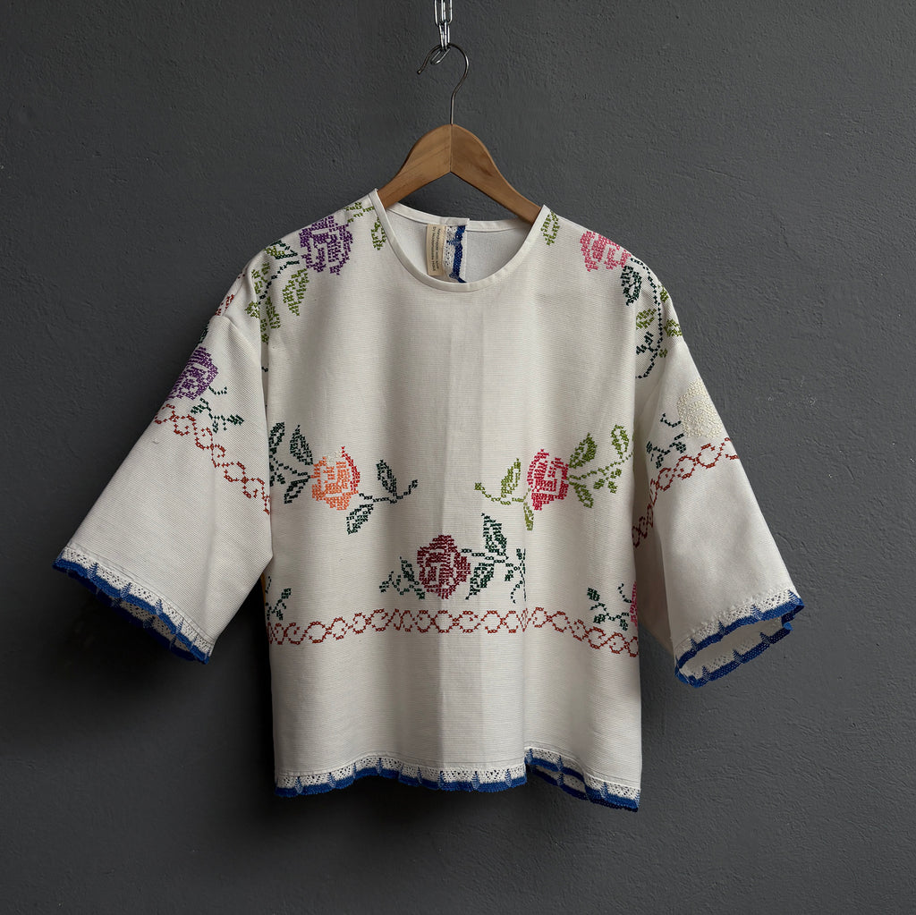 Top tee-shirt brodé