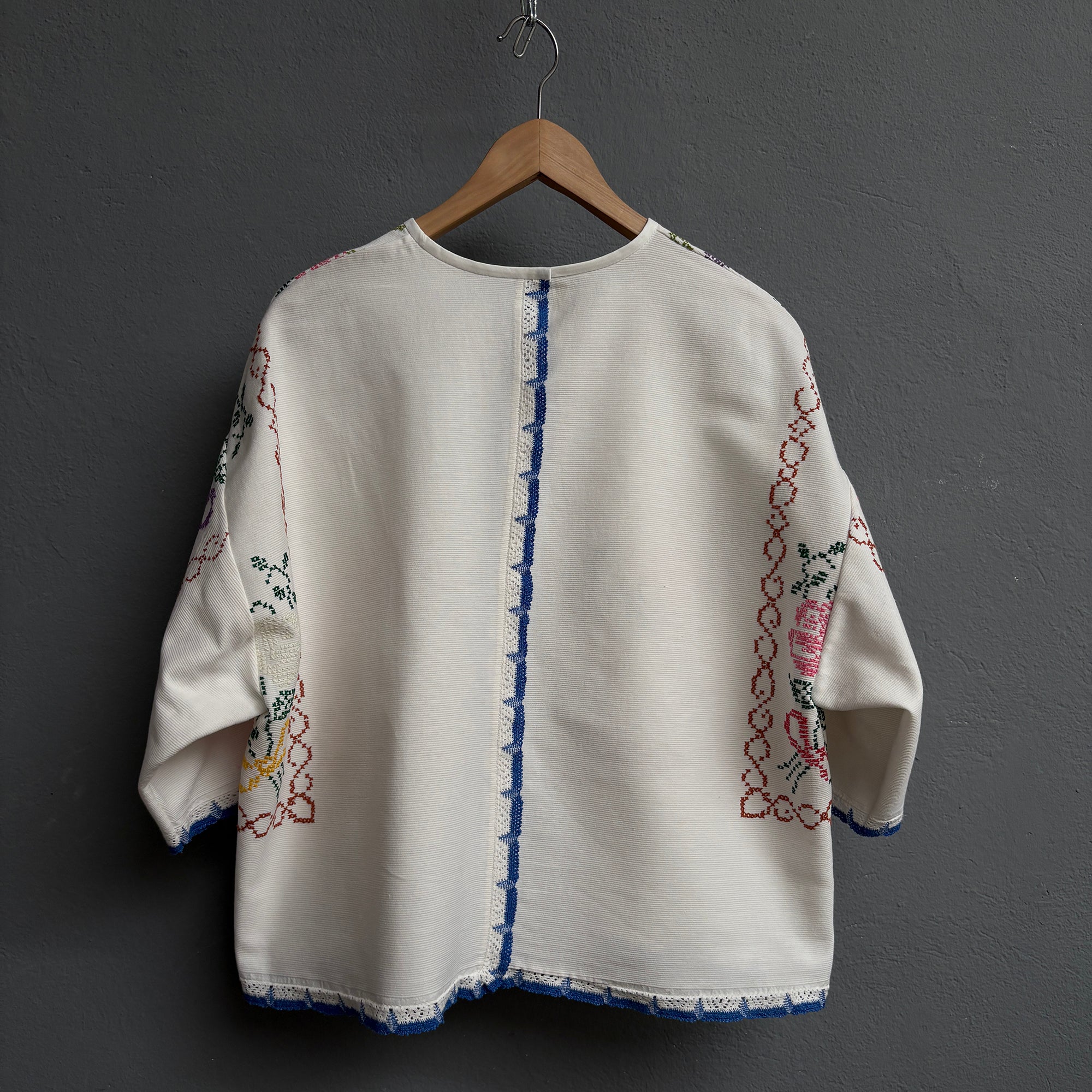 Top tee-shirt brodé